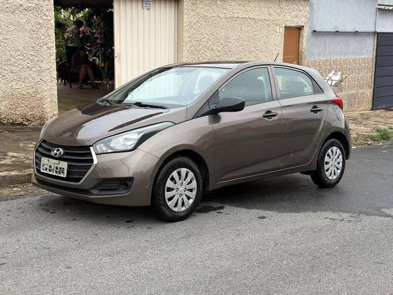HYUNDAI HB20 1.0 COMFORT PLUS 12V FLEX 4P MANUAL